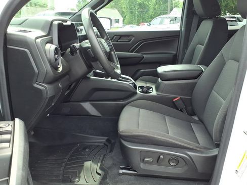 Used 2023 Chevrolet Colorado Trail Boss w/ Technology Package AWD/4WD image 9