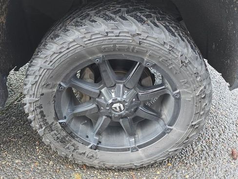 Used 2021 Chevrolet Silverado 1500 LT Trail Boss w/ Convenience Package II image 9