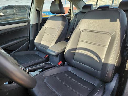 Used 2022 Volkswagen Passat 2.0T SE image 5