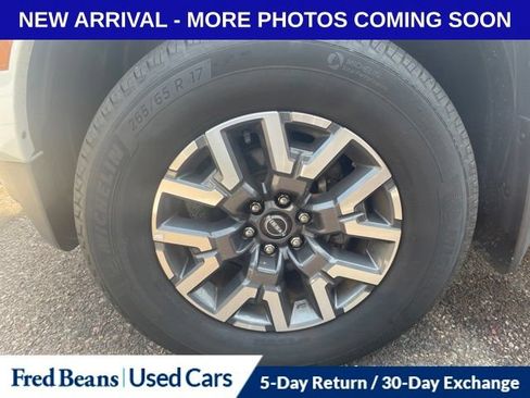 Used 2023 Nissan Frontier SV w/ SV Convenience Package AWD/4WD image 13
