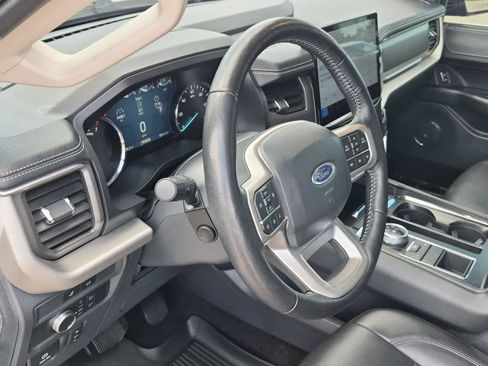 Used 2022 Ford Expedition XLT RWD image 10