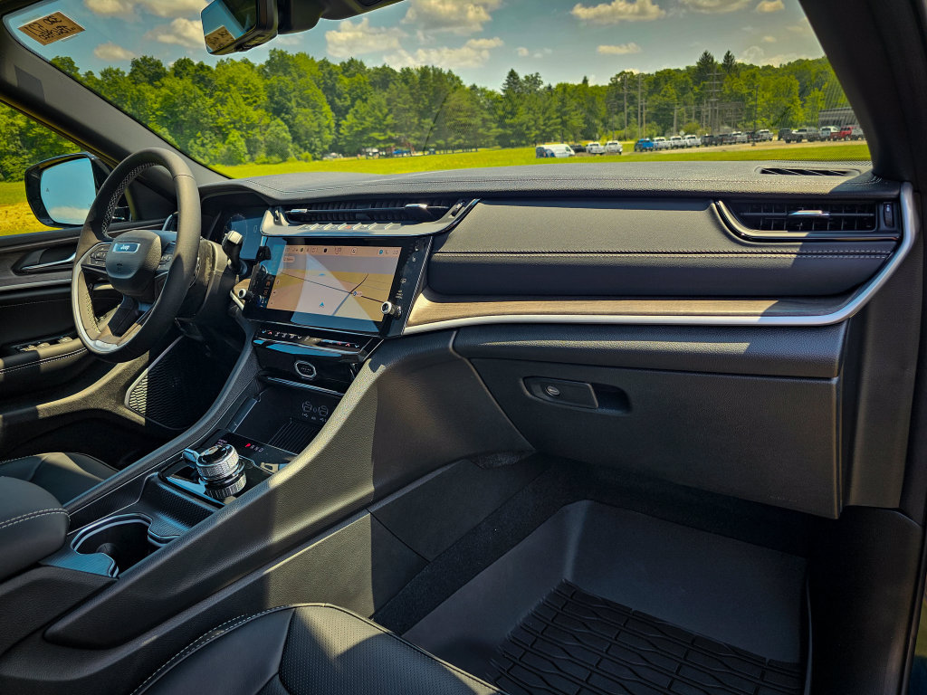 New 2026 Jeep Grand Cherokee Limited AWD/4WD image 40