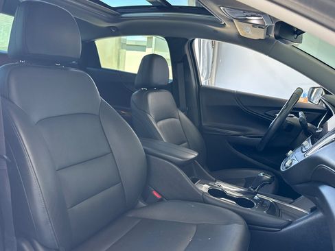 Used 2019 Chevrolet Malibu Hybrid w/ Leather Package FWD image 27