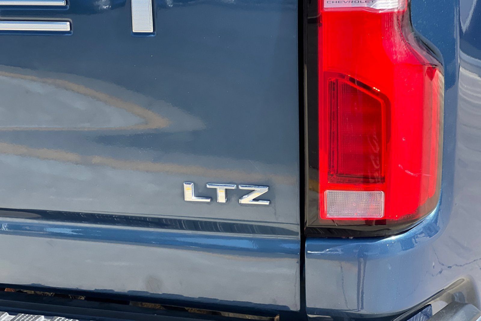 Used 2025 Chevrolet Silverado 2500 LTZ w/ LTZ Convenience Package AWD/4WD image 22