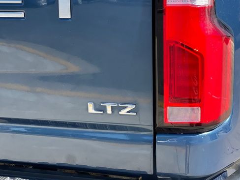 Used 2025 Chevrolet Silverado 2500 LTZ w/ LTZ Convenience Package AWD/4WD image 22