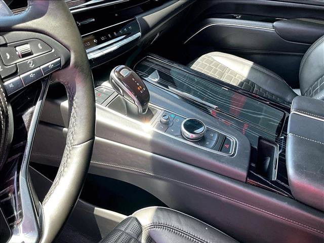 Certified 2023 Cadillac Escalade ESV V AWD/4WD image 15