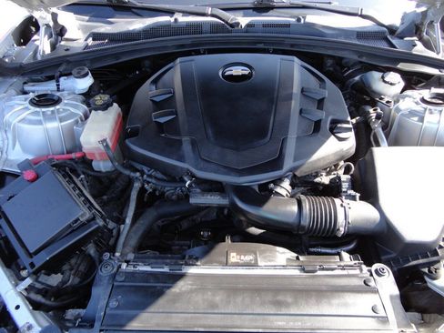 Used 2016 Chevrolet Camaro LT RWD image 15