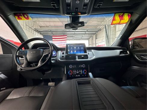 Used 2022 Chevrolet Suburban RST w/ Sport Performance Package AWD/4WD image 21