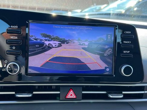 Used 2022 Hyundai Elantra SEL w/ Convenience + Premium Package FWD image 29