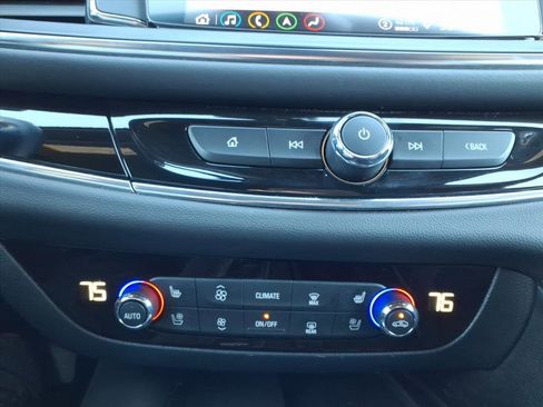 Certified 2024 Buick Enclave Avenir w/ Avenir Technology Package image 22