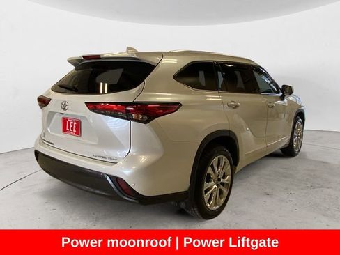 Used 2022 Toyota Highlander Limited image 6