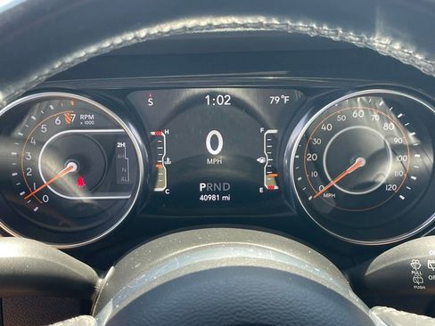 Used 2020 Jeep Wrangler Unlimited Sahara AWD/4WD image 11