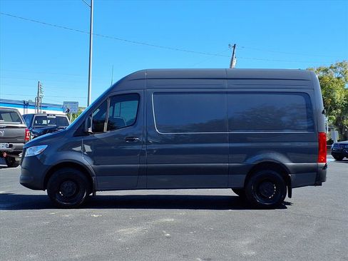 Used 2024 Mercedes-Benz Sprinter 2500 image 3