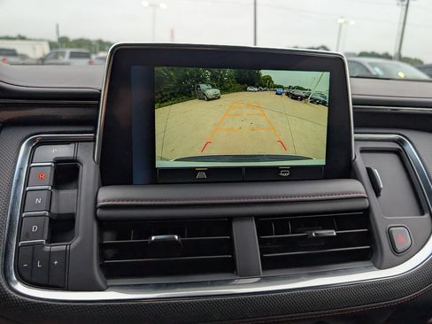 Used 2024 Chevrolet Suburban RST RWD image 8