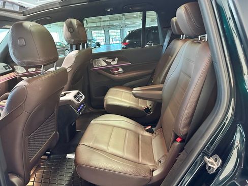 Used 2023 Mercedes-Benz GLS 450 4MATIC image 12
