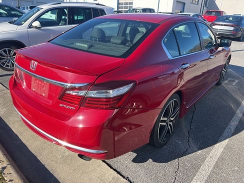 Used 2016 Honda Accord Sport image 4