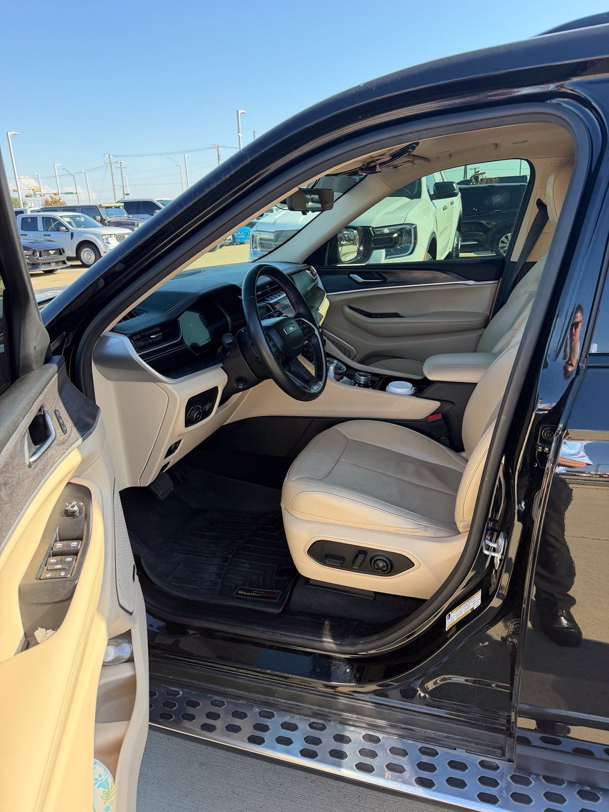 Used 2022 Jeep Grand Cherokee L Limited w/ Luxury Tech Group II AWD/4WD image 6