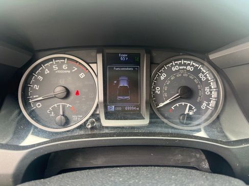 Used 2019 Toyota Tacoma TRD Sport AWD/4WD image 9