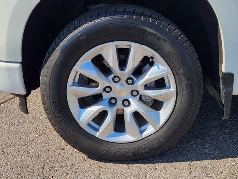 Used 2022 Chevrolet Silverado 1500 Custom image 13