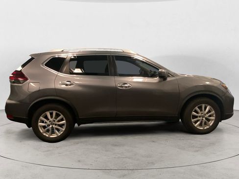 Used 2019 Nissan Rogue SV image 7
