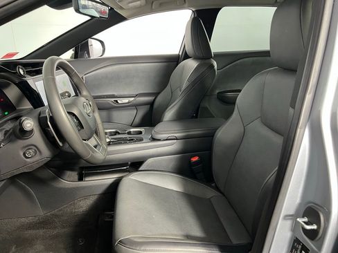 Used 2023 Lexus RZ 450e Premium image 23