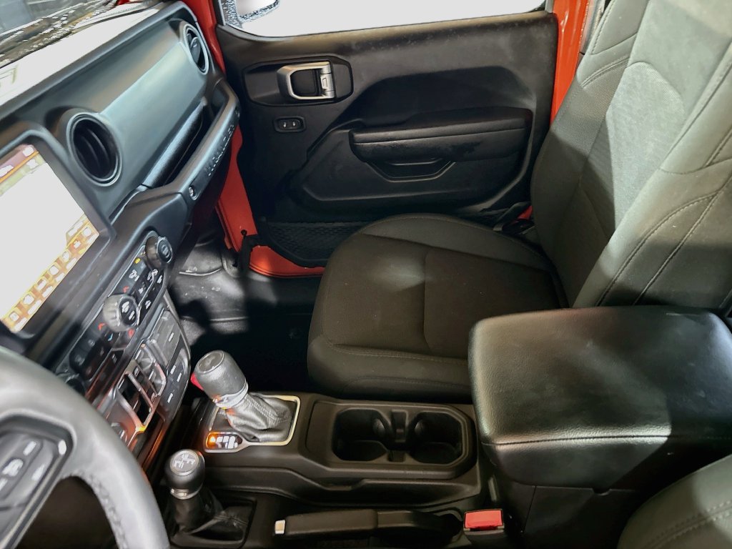 Used 2023 Jeep Wrangler Unlimited w/ Sun & Screen Package AWD/4WD image 26