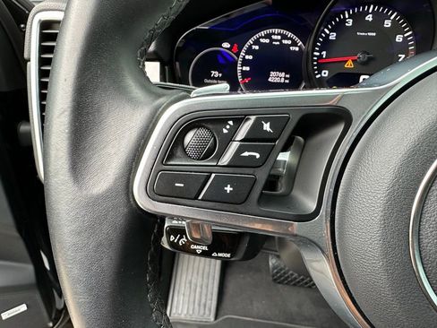 Used 2023 Porsche Cayenne image 18