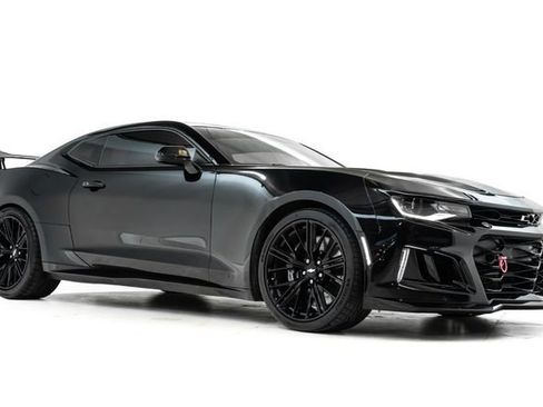 Used 2017 Chevrolet Camaro ZL1 RWD image 6