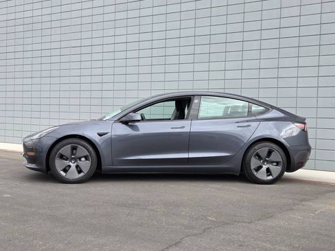 Used 2023 Tesla Model 3 Standard Range RWD image 2