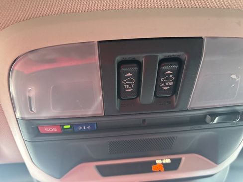 Used 2024 Subaru Crosstrek 2.0i Premium image 34