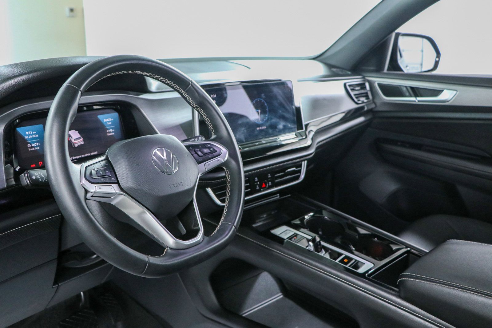 Used 2024 Volkswagen Atlas Cross Sport SE FWD image 23