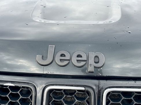 Used 2014 Jeep Grand Cherokee Laredo w/ Security & Convenience Group AWD/4WD image 3