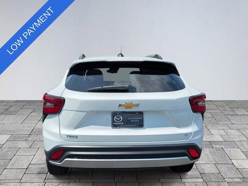 Used 2024 Chevrolet Trax LT FWD image 6