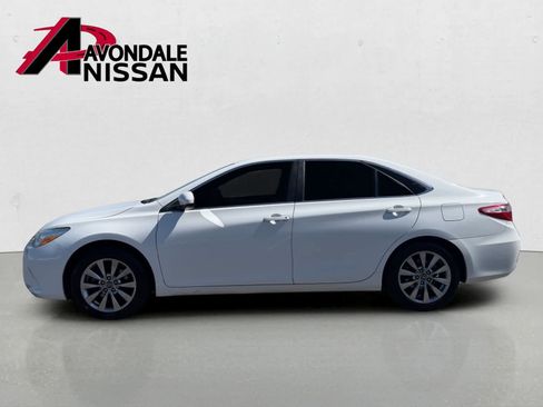 Used 2016 Toyota Camry XLE w/ Moonroof Package FWD image 3