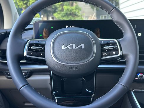 New 2026 Kia Carnival LXS image 24