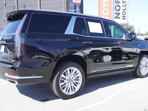 Used 2026 Cadillac Escalade Luxury RWD image 7
