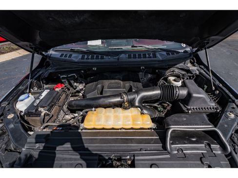 Used 2018 Ford F150 Platinum w/ Equipment Group 701A Luxury AWD/4WD image 32