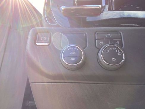 Used 2025 Chevrolet Silverado 1500 LT image 21