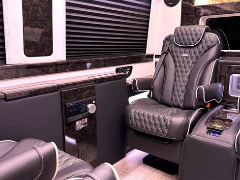 Used 2023 Mercedes-Benz Sprinter 3500 w/ Parking Package image 21