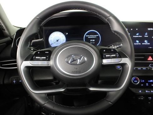 Certified 2023 Hyundai Elantra SEL w/ Convenience Package FWD image 10