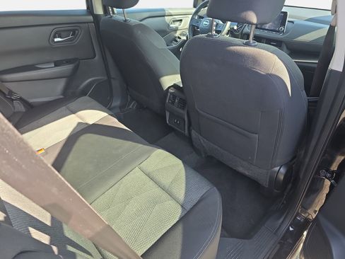 Used 2025 Nissan Rogue SV FWD image 11