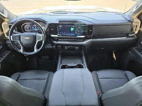 Used 2024 Chevrolet Silverado 2500 LTZ w/ LTZ Plus Package image 2