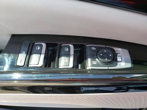 Certified 2024 Kia Carnival EX FWD image 30