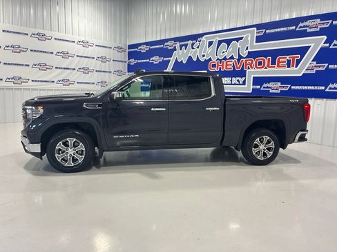 Used 2025 GMC Sierra 1500 SLT AWD/4WD image 3