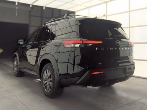 Used 2025 Nissan Pathfinder SV w/ SV Premium Package AWD/4WD image 8