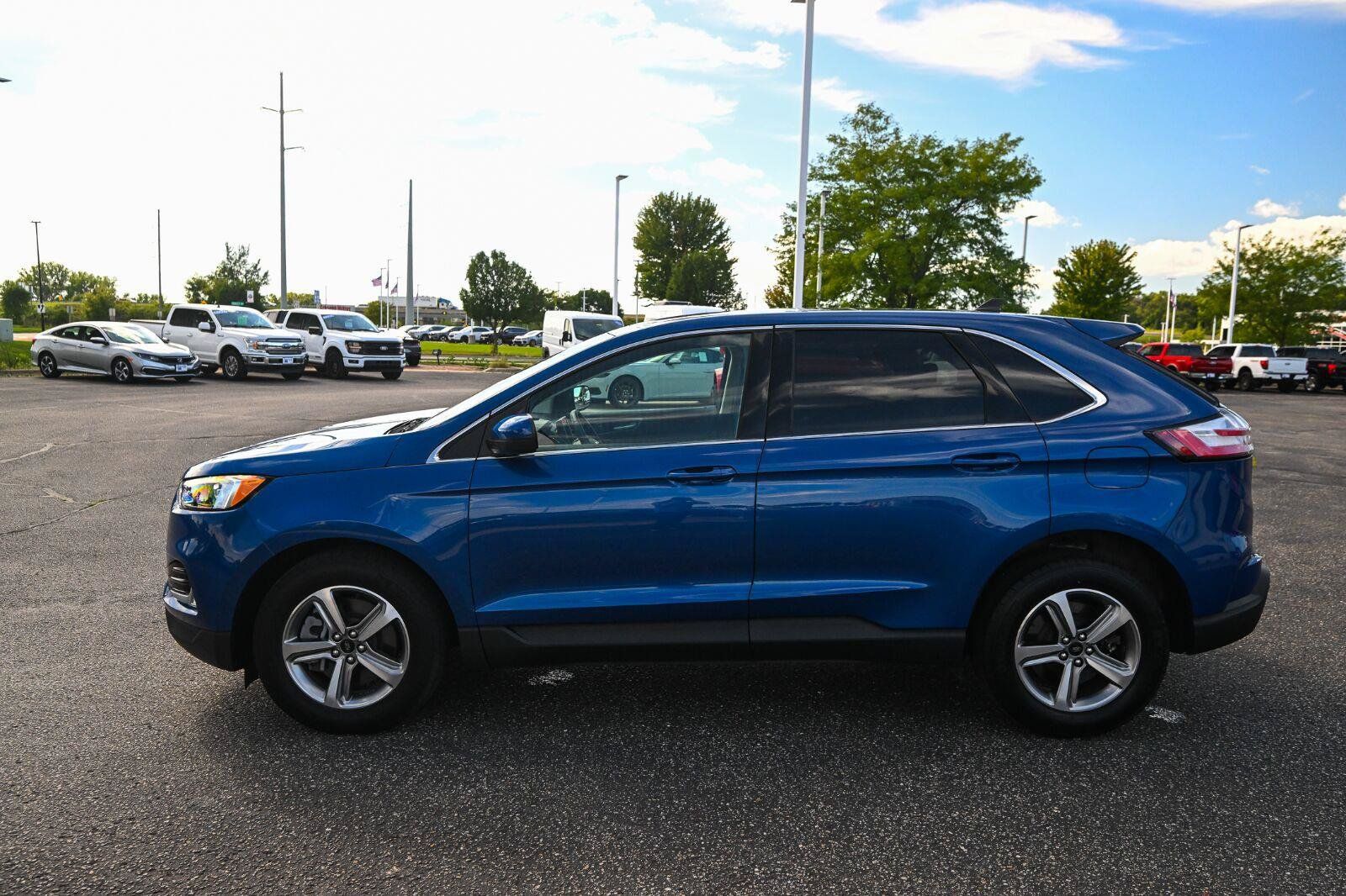 Certified 2024 Ford Edge SEL w/ Convenience Package AWD/4WD image 8