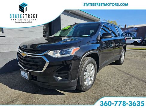 Used 2021 Chevrolet Traverse LS image 1