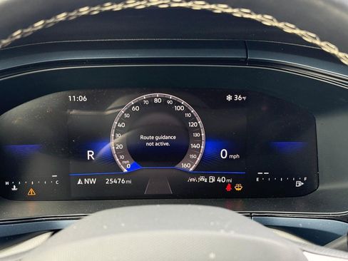 Used 2024 Volkswagen Taos SE image 24