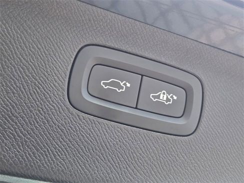 Used 2022 Volvo XC90 T8 Inscription w/ Advanced Package image 18