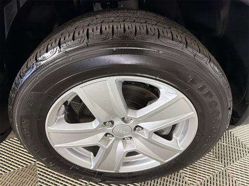 Used 2022 Jeep Compass Latitude image 12